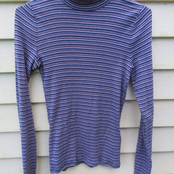 Hollister Fitted Rib Knit Striped Long Sleeve Mock Neck Shirt - Picture 9 of 9